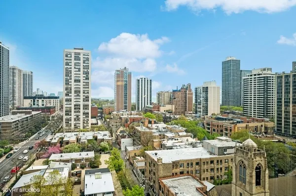 $2,350 | 88 West Schiller Street, Unit 1503L, Chicago, IL 60610