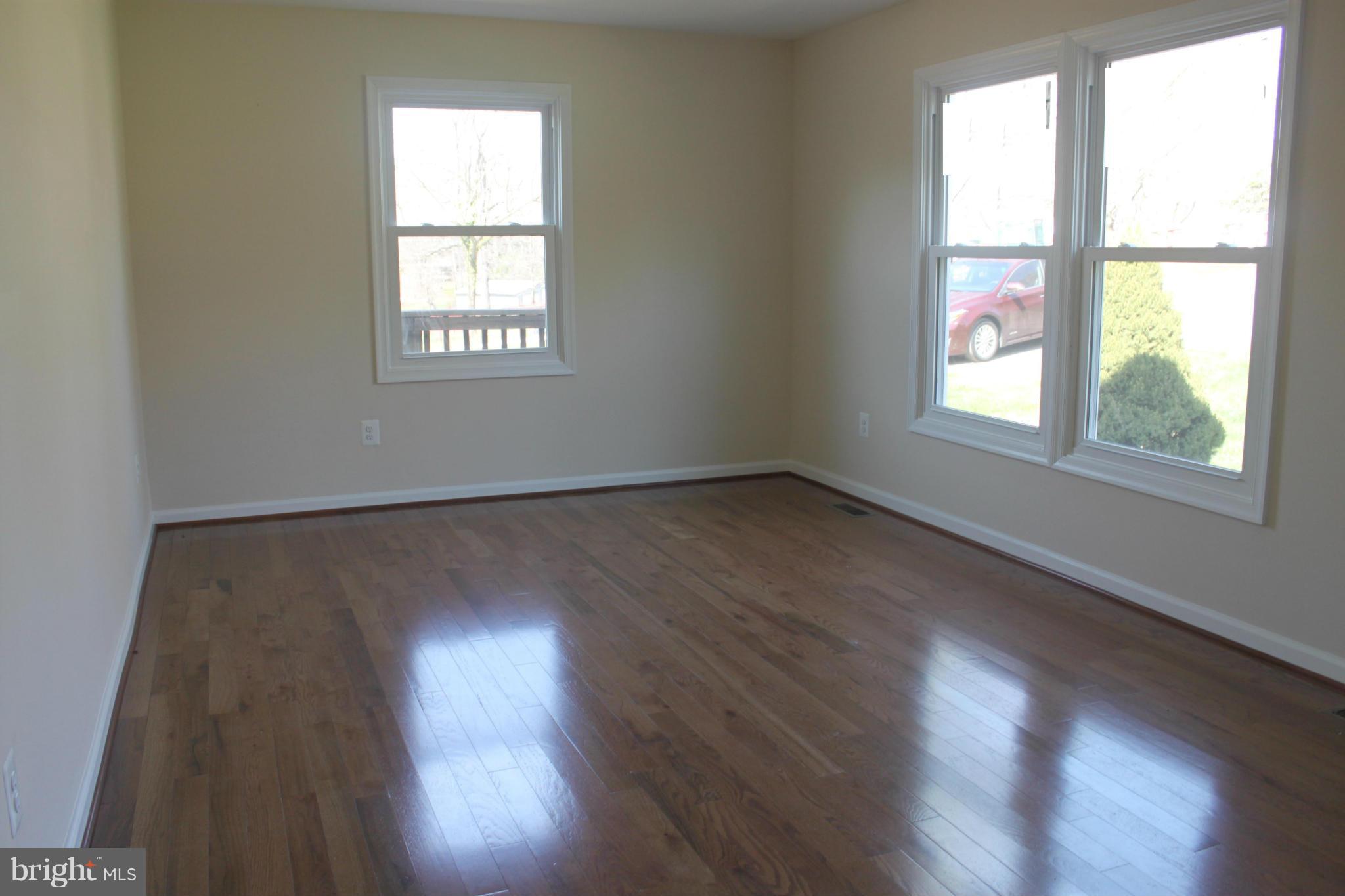 11975 Frederick Road Ellicott City, MD 21042 - Photo 6 of 23 Living Room
