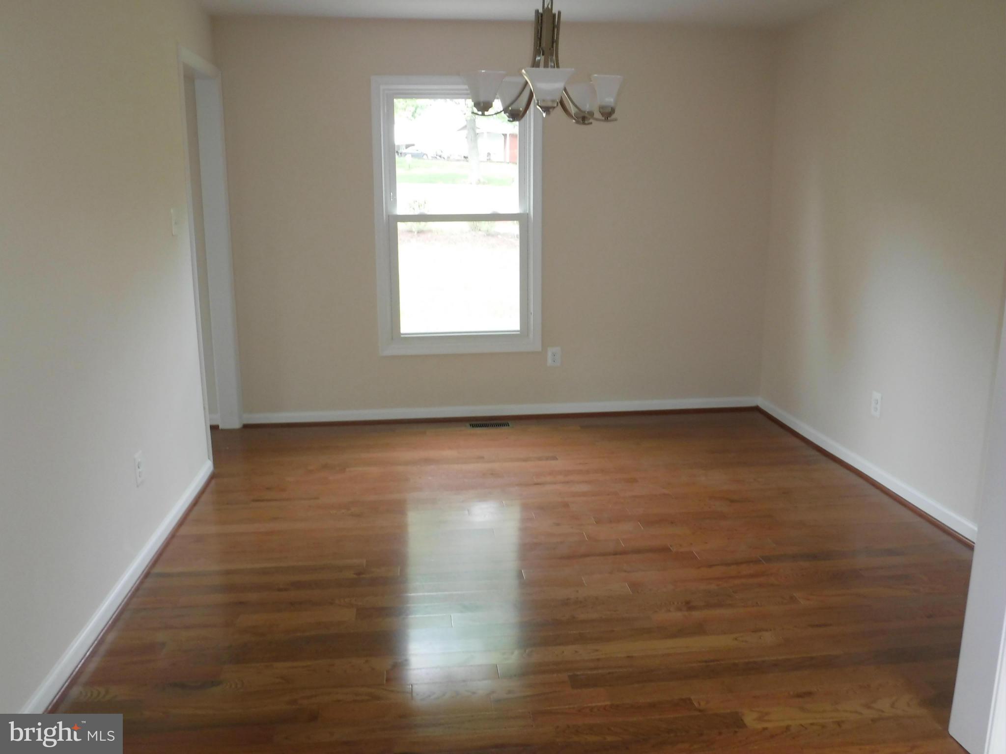 11975 Frederick Road Ellicott City, MD 21042 - Photo 7 of 23 Dining Room