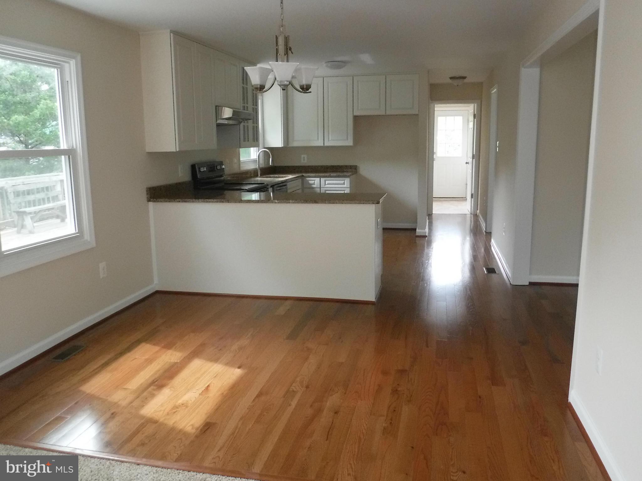 11975 Frederick Road Ellicott City, MD 21042 - Photo 8 of 23 Kitchen Eat-in Area