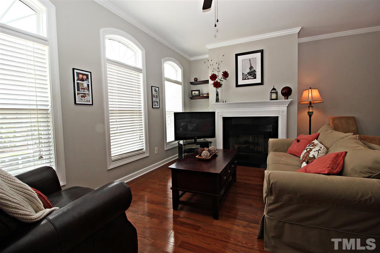 3521 Edgemont Drive Raleigh, NC 27612 - Photo 3 of 27 Gallery Image 3