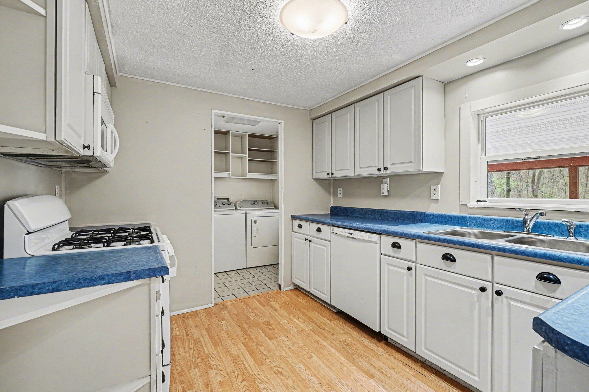 2418 Lincoln Road Allegan, MI 49010 - Photo 12 of 26 012_file_4965