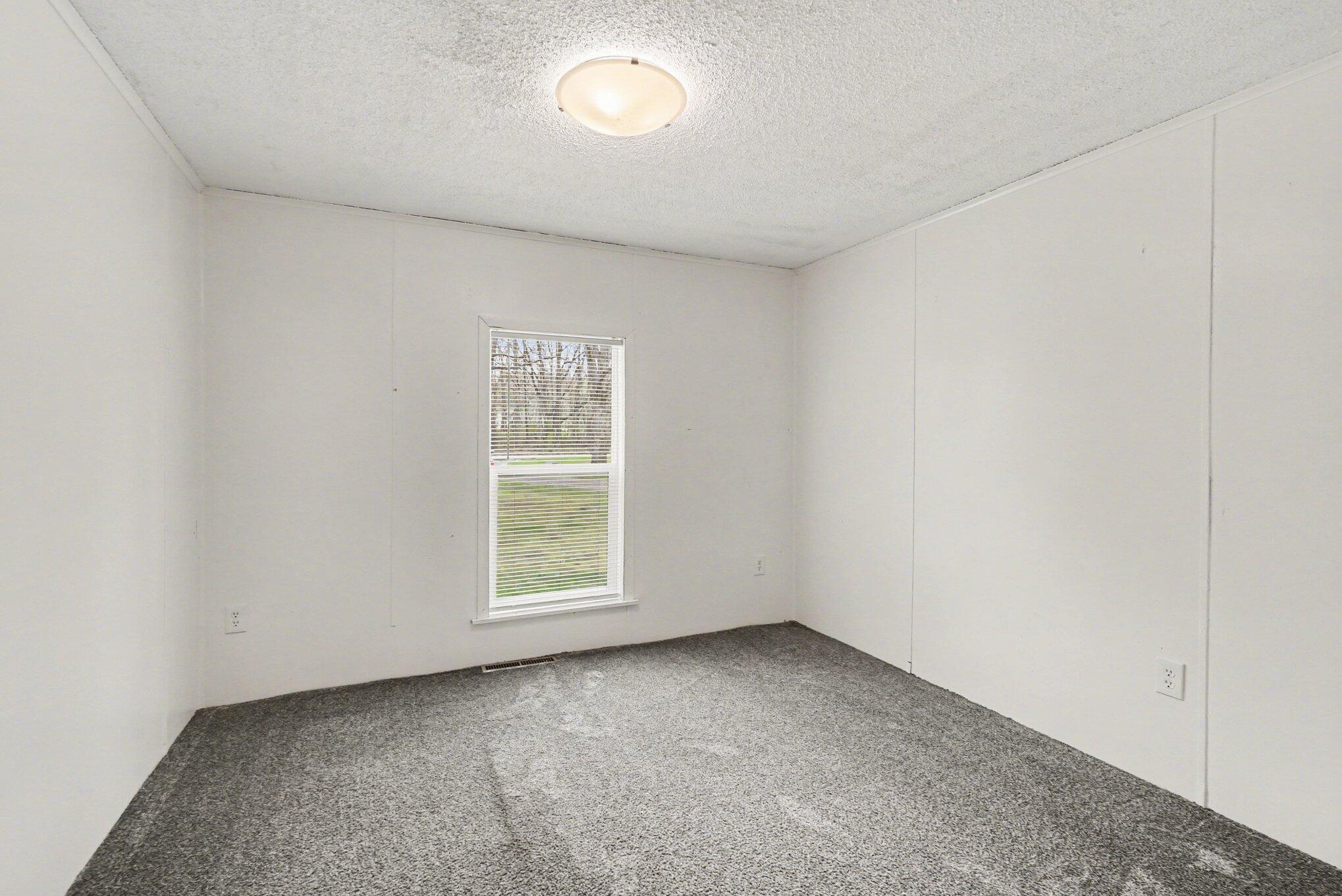 2418 Lincoln Road Allegan, MI 49010 - Photo 16 of 26 016_file_2809