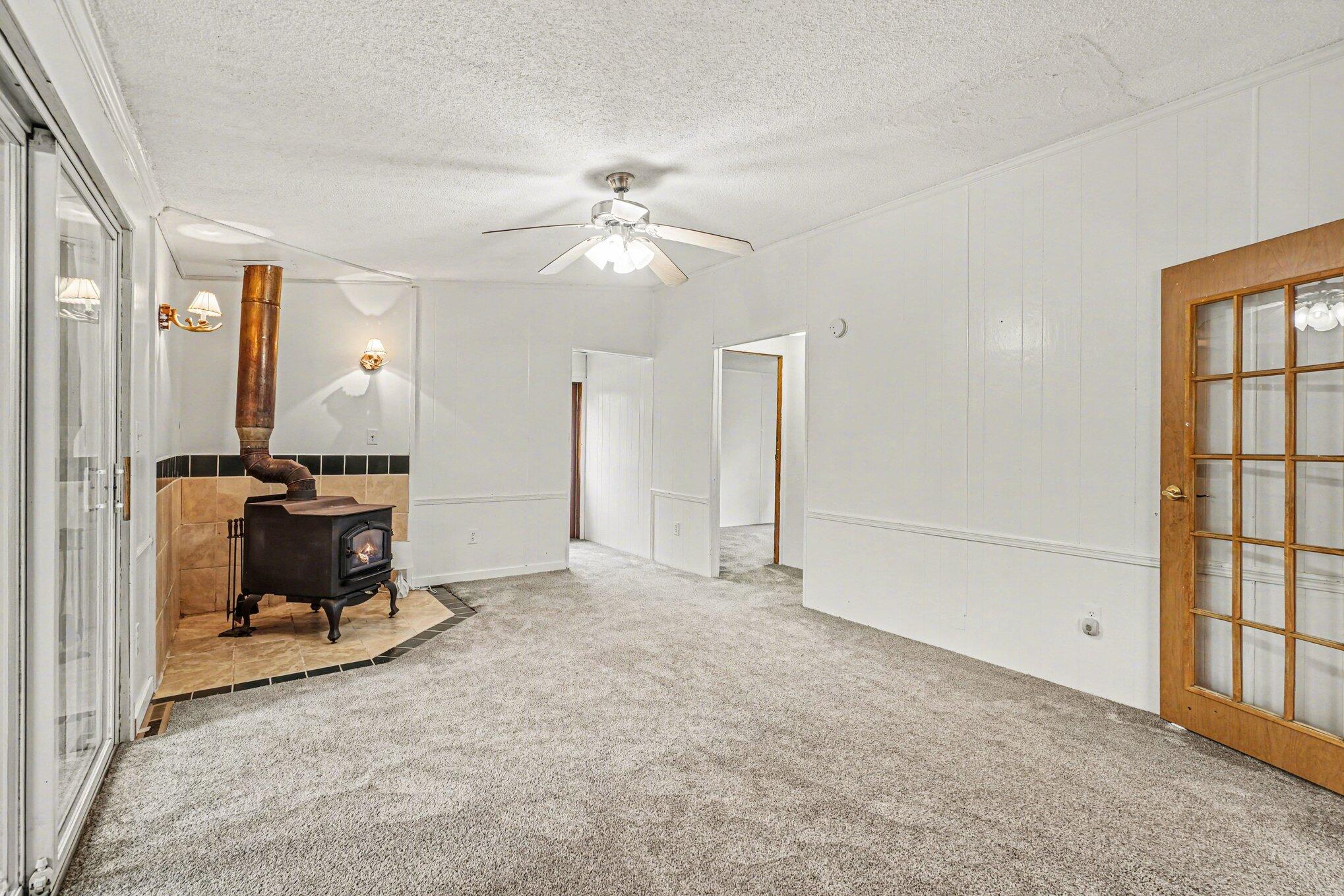 2418 Lincoln Road Allegan, MI 49010 - Photo 4 of 26 004_file_3237