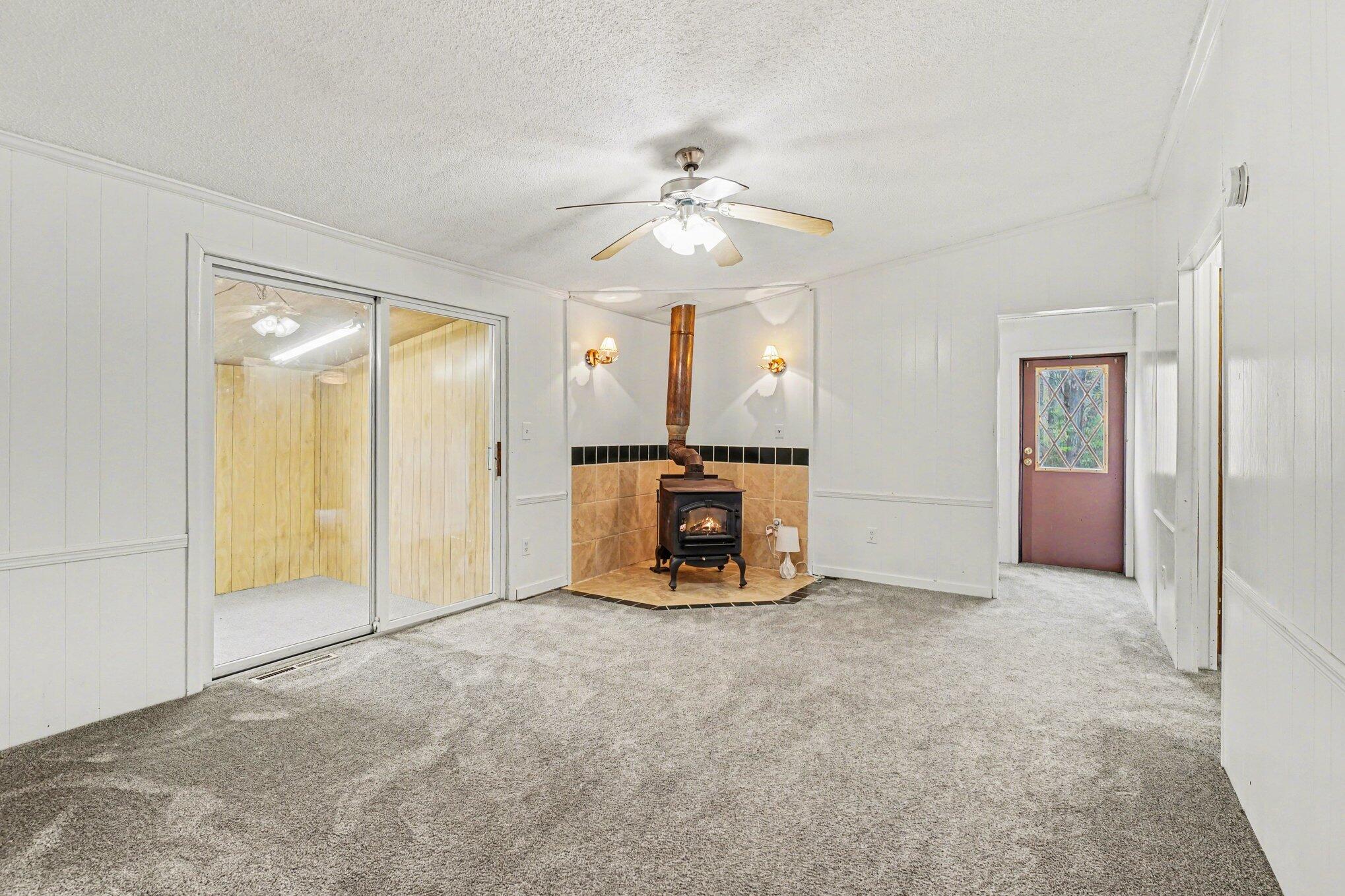 2418 Lincoln Road Allegan, MI 49010 - Photo 5 of 26 005_file_4391