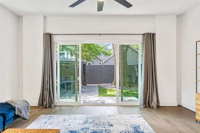 $4,850 | 620 East 26th Street, Houston, TX 77008