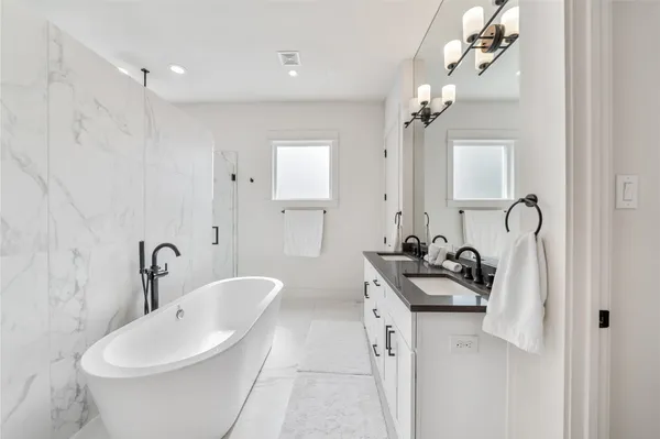 $4,800 | 620 East 26th Street, Houston, TX 77008