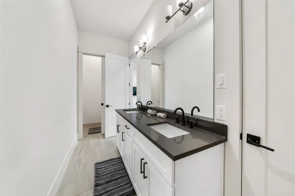 $4,800 | 620 East 26th Street, Houston, TX 77008