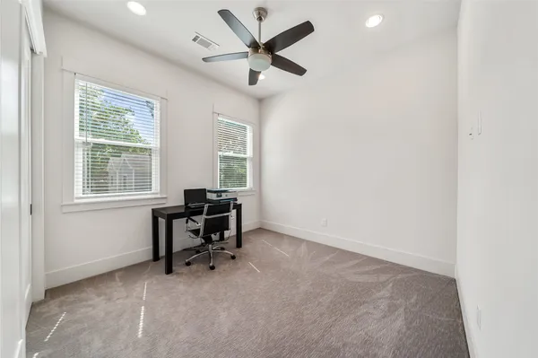 $4,800 | 620 East 26th Street, Houston, TX 77008