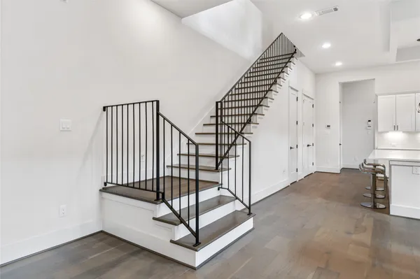 $4,800 | 620 East 26th Street, Houston, TX 77008