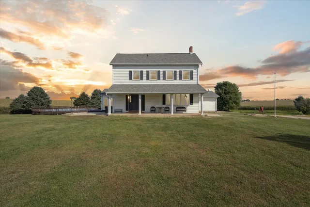 $559,900 | 8548 East Edwardsville Road, German Valley, IL 61039