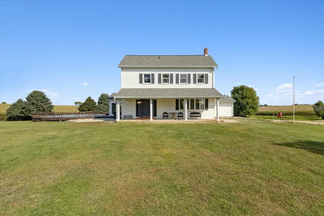 $559,900 | 8548 East Edwardsville Road, German Valley, IL 61039