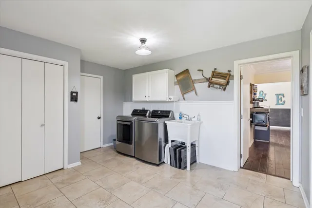 $559,900 | 8548 East Edwardsville Road, German Valley, IL 61039