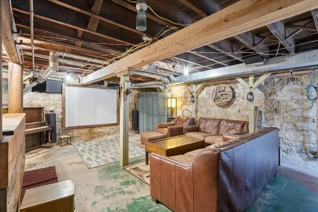 $559,900 | 8548 East Edwardsville Road, German Valley, IL 61039