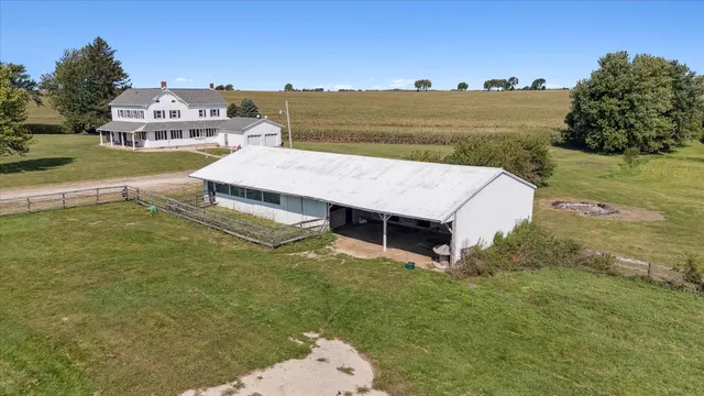 $559,900 | 8548 East Edwardsville Road, German Valley, IL 61039