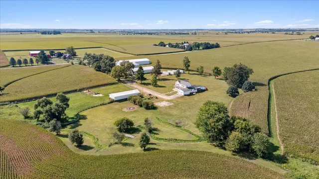 $559,900 | 8548 East Edwardsville Road, German Valley, IL 61039