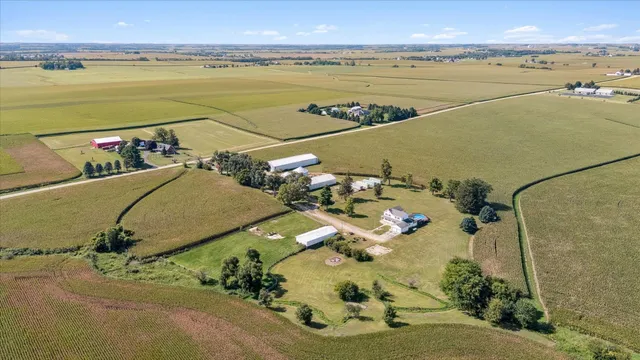 $559,900 | 8548 East Edwardsville Road, German Valley, IL 61039