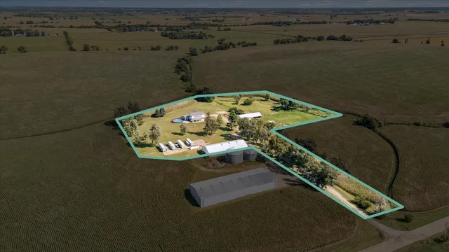 $559,900 | 8548 East Edwardsville Road, German Valley, IL 61039