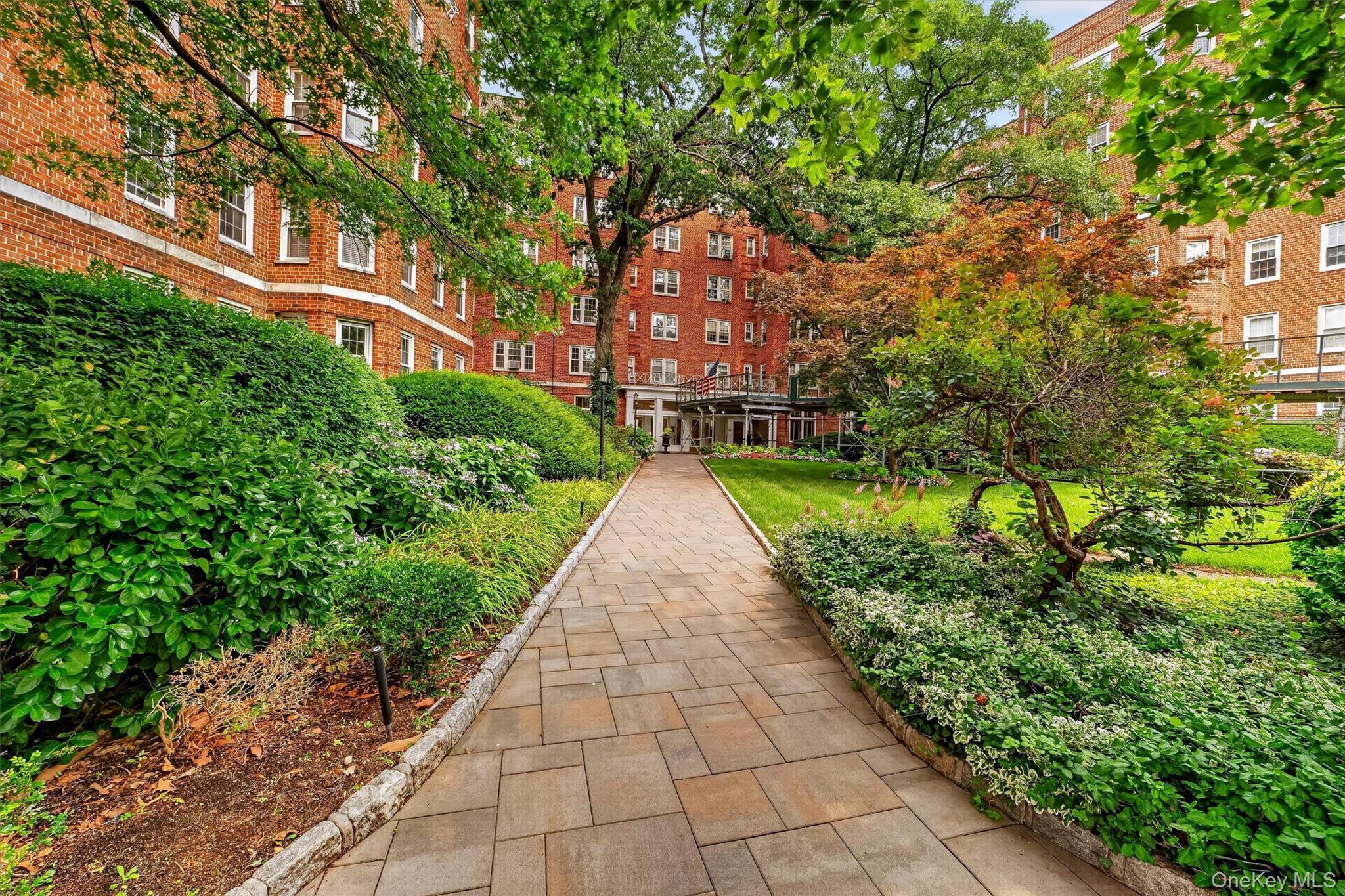 949 Palmer Road, Unit 5K Bronxville, NY 10708 - Photo 2 of 37