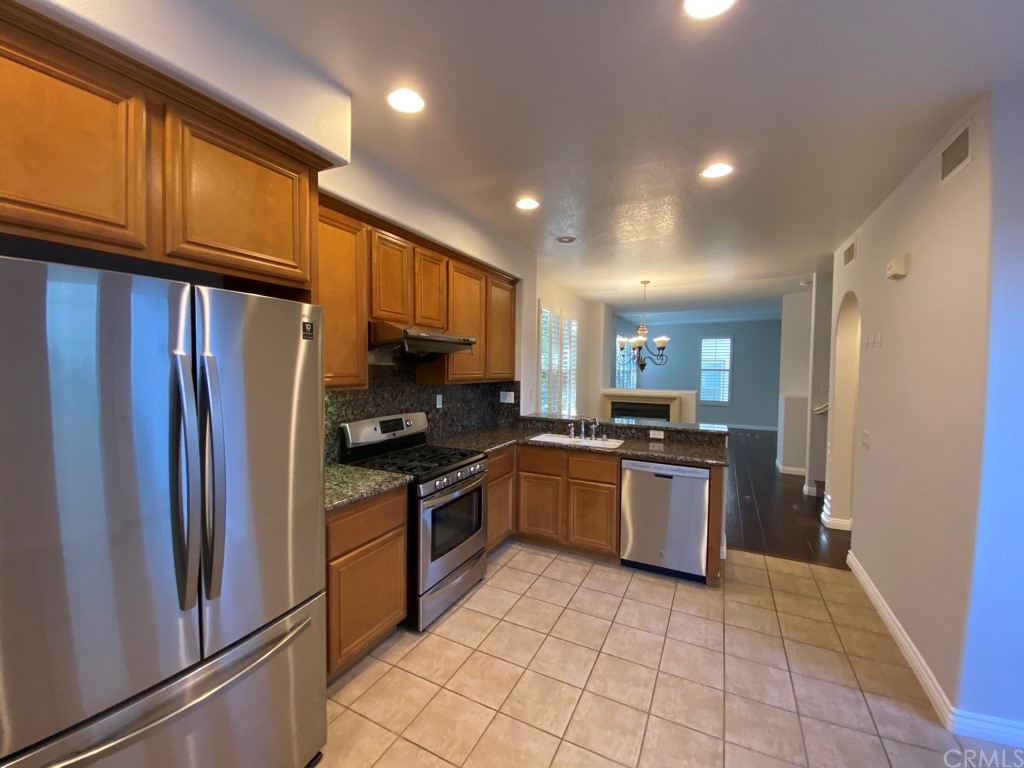 211 Tall Oak Irvine, CA 92603 - Photo 5 of 18