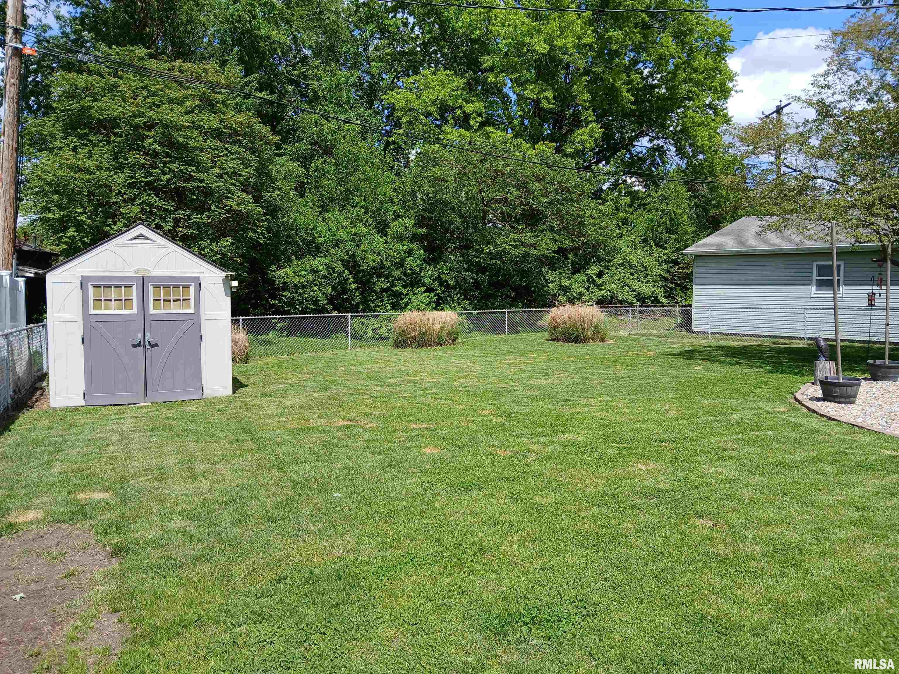 2109 Keokuk Road Springfield, IL 62702 - Photo 33 of 38