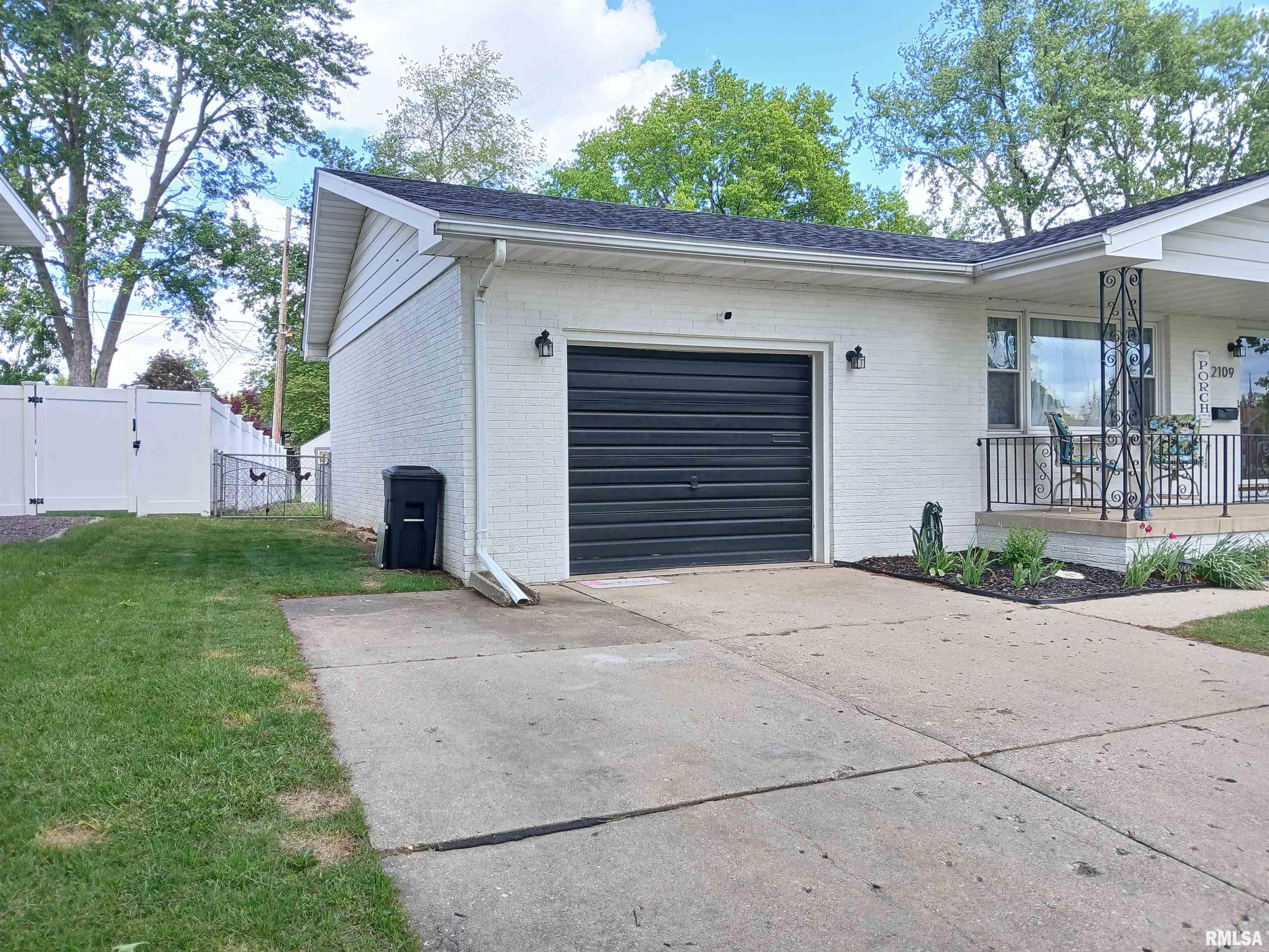 2109 Keokuk Road Springfield, IL 62702 - Photo 4 of 38
