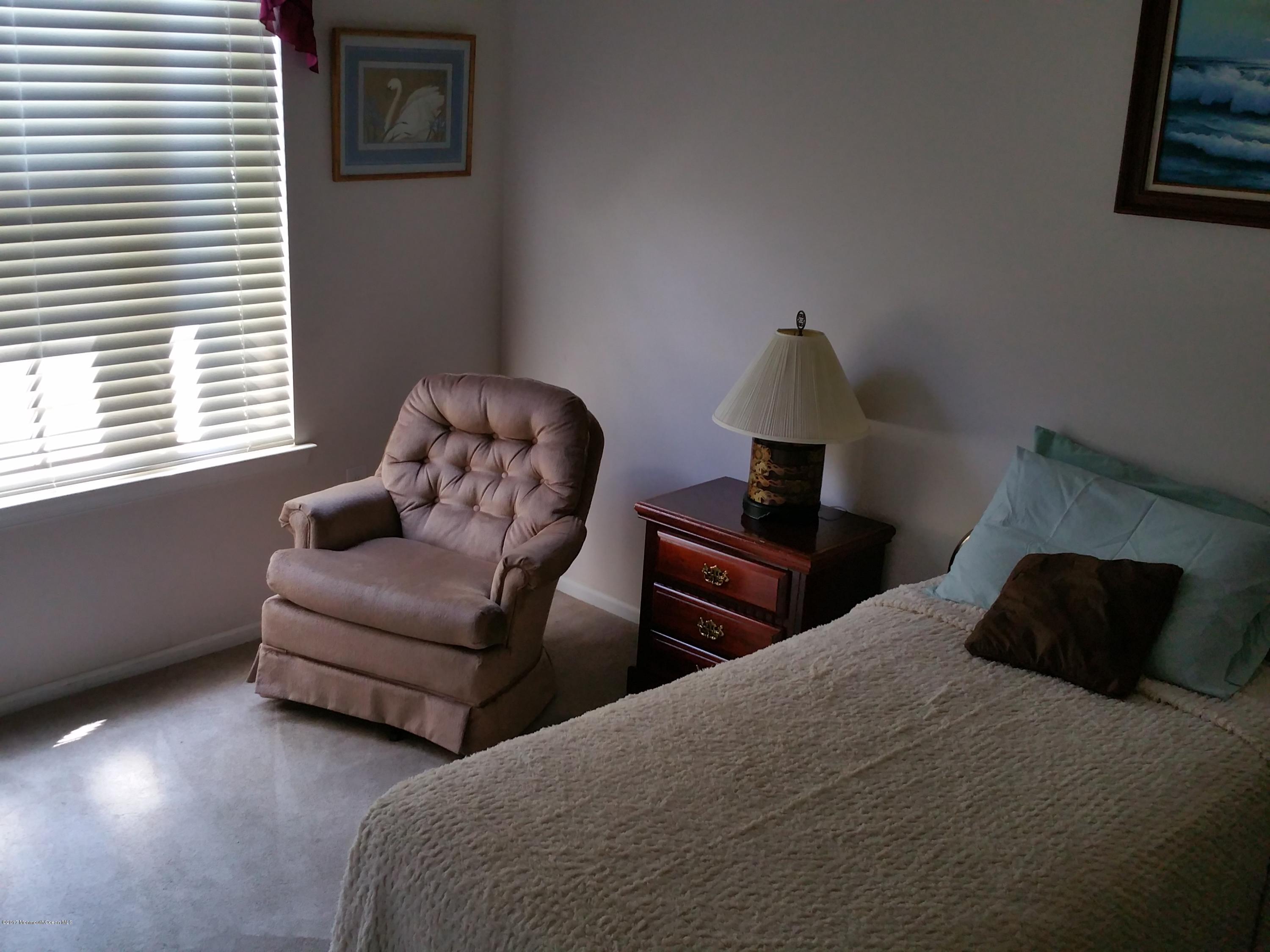 2573 Curriers Place Manasquan, NJ 08736 - Photo 11 of 18 20160829_122511