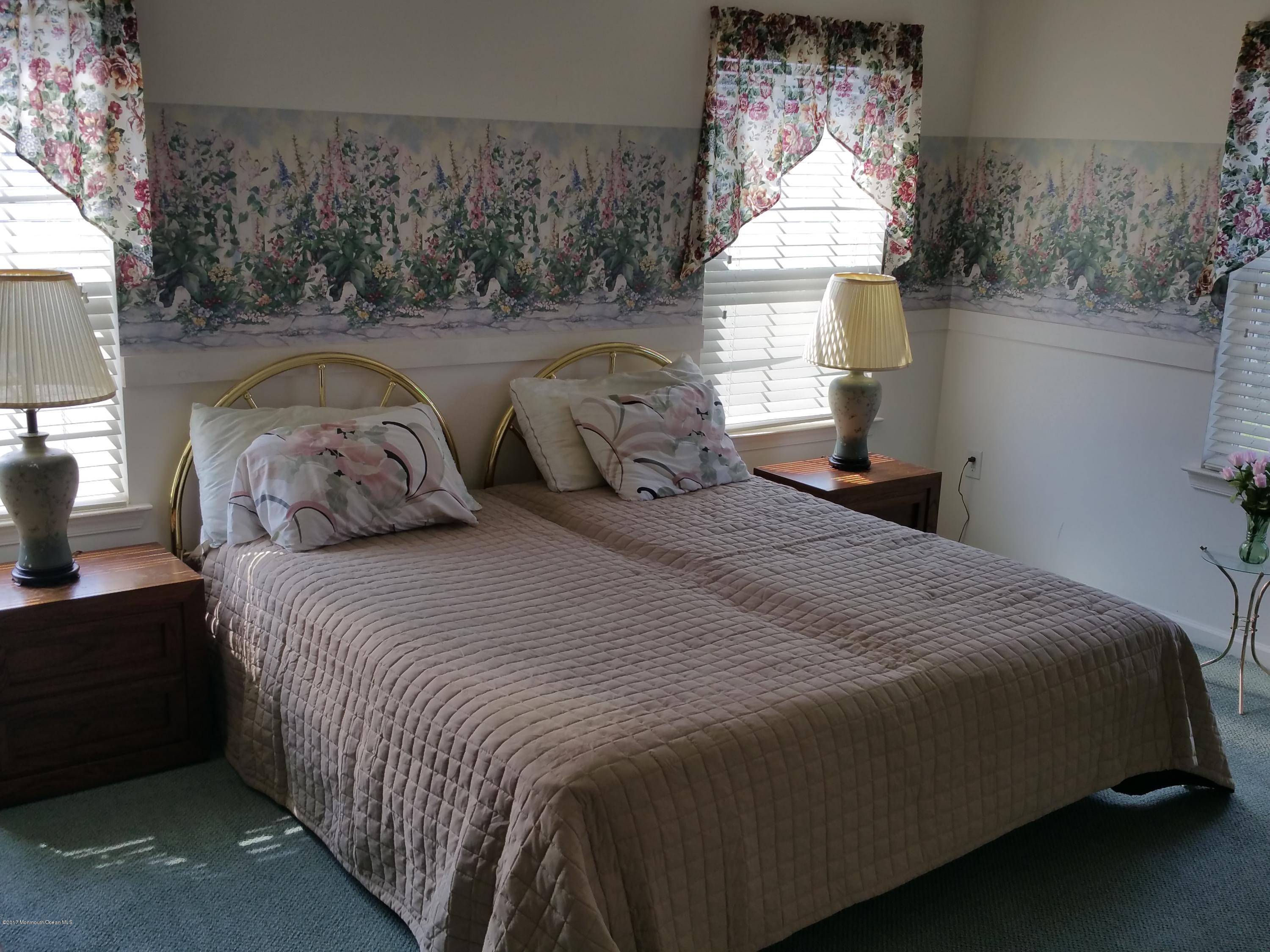 2573 Curriers Place Manasquan, NJ 08736 - Photo 15 of 18 20160829_122739