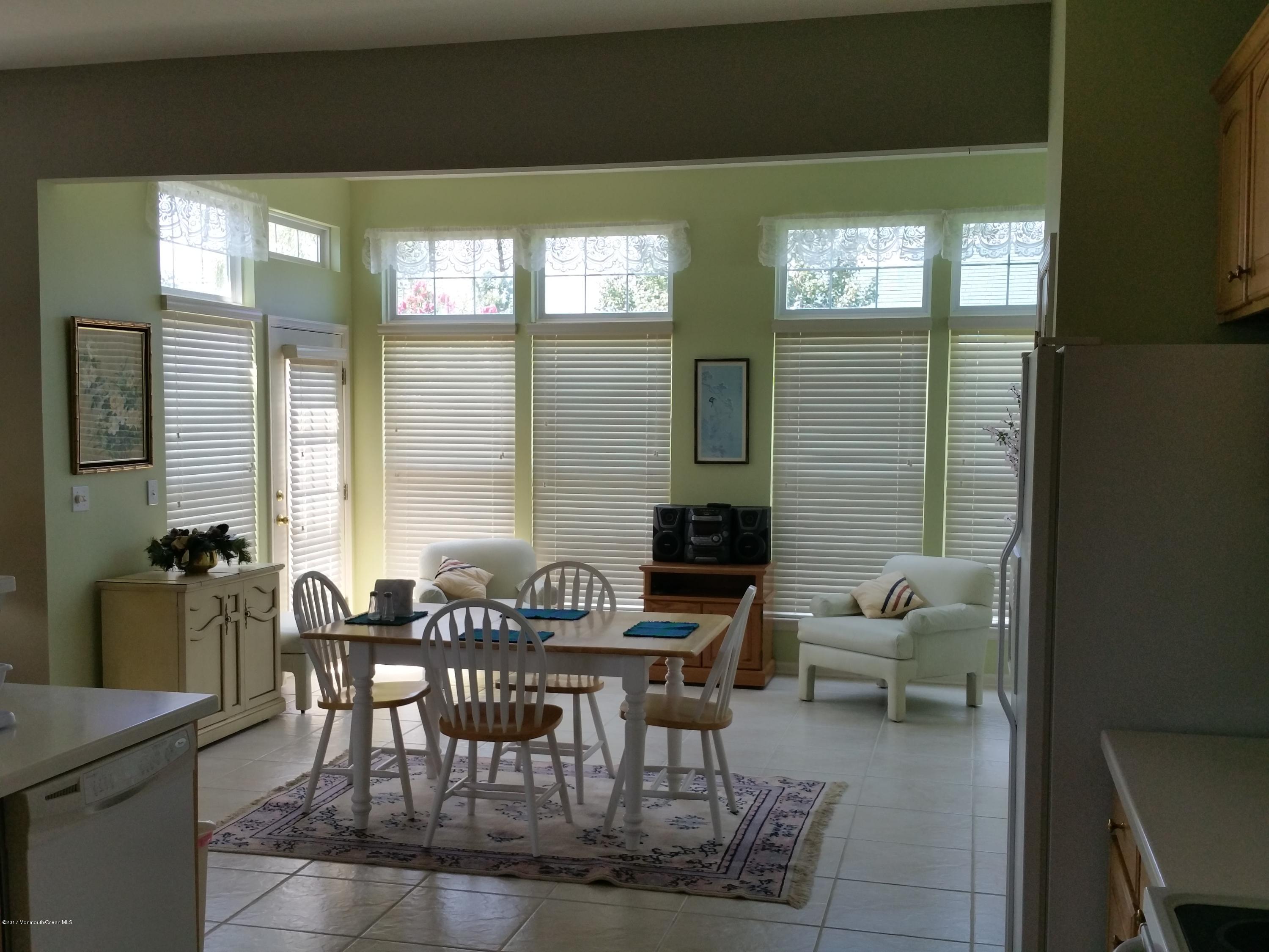 2573 Curriers Place Manasquan, NJ 08736 - Photo 6 of 18 20160829_122325