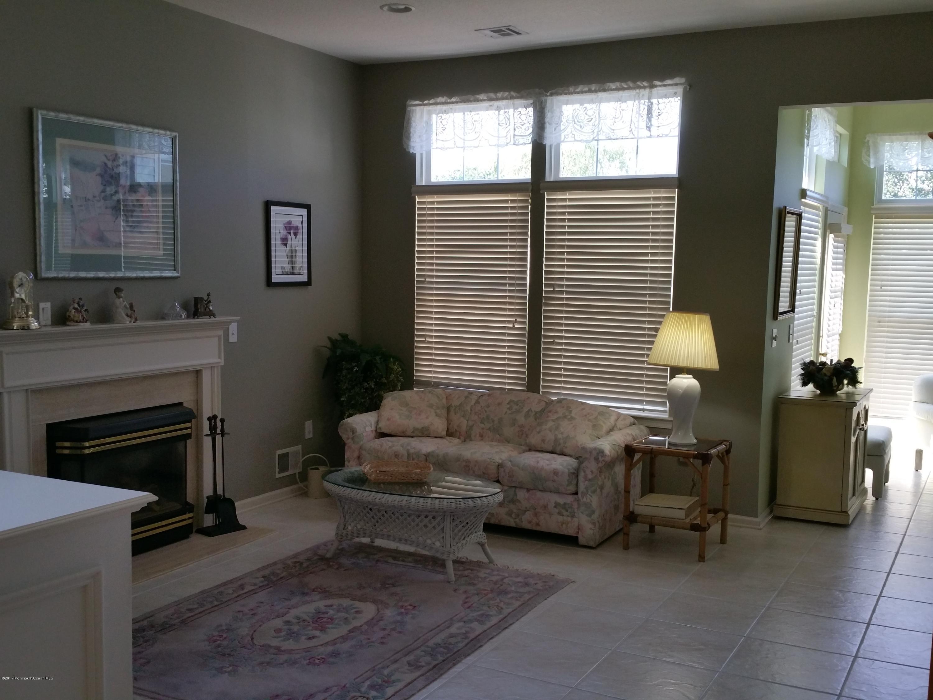 2573 Curriers Place Manasquan, NJ 08736 - Photo 9 of 18 20160829_122403