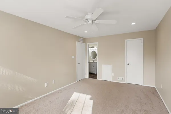 $1,950 | 1676 B 1676b-b Thornwood Dr Mount, Mount Laurel, NJ 08054