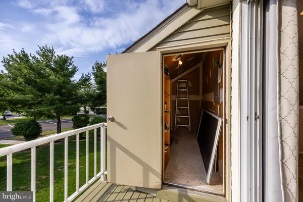 $1,950 | 1676 B 1676b-b Thornwood Dr Mount, Mount Laurel, NJ 08054