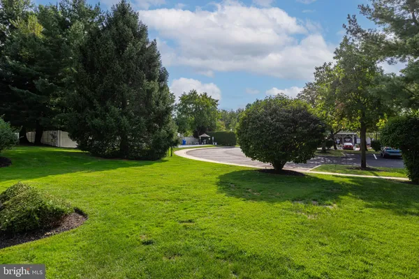 $1,950 | 1676 B 1676b-b Thornwood Dr Mount, Mount Laurel, NJ 08054