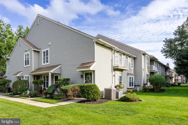 $1,950 | 1676 B 1676b-b Thornwood Dr Mount, Mount Laurel, NJ 08054