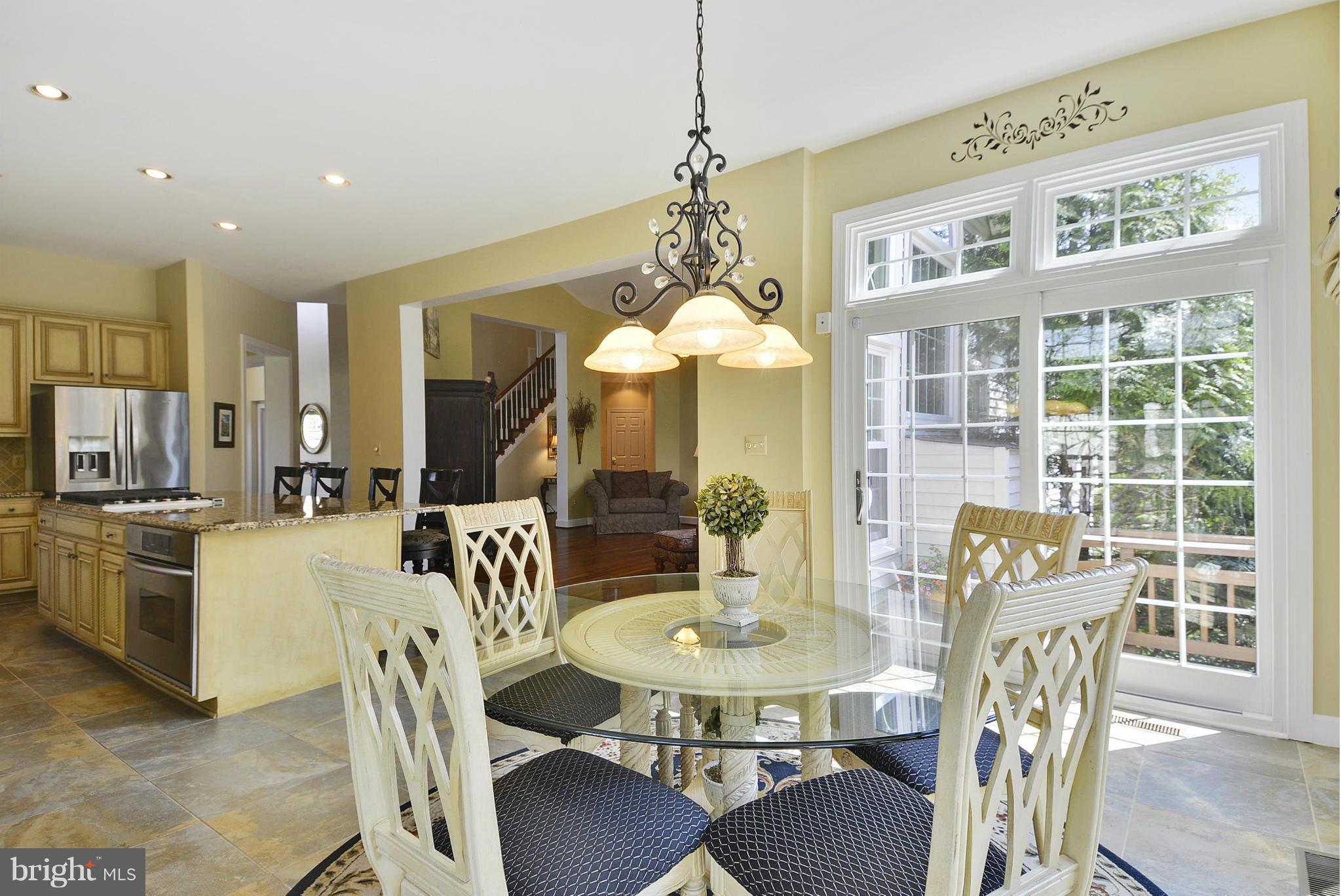 12209 Windsor Hall Way Herndon, VA 20170 - Photo 6 of 30 BREAKFAST ROOM OPENS TO DECK