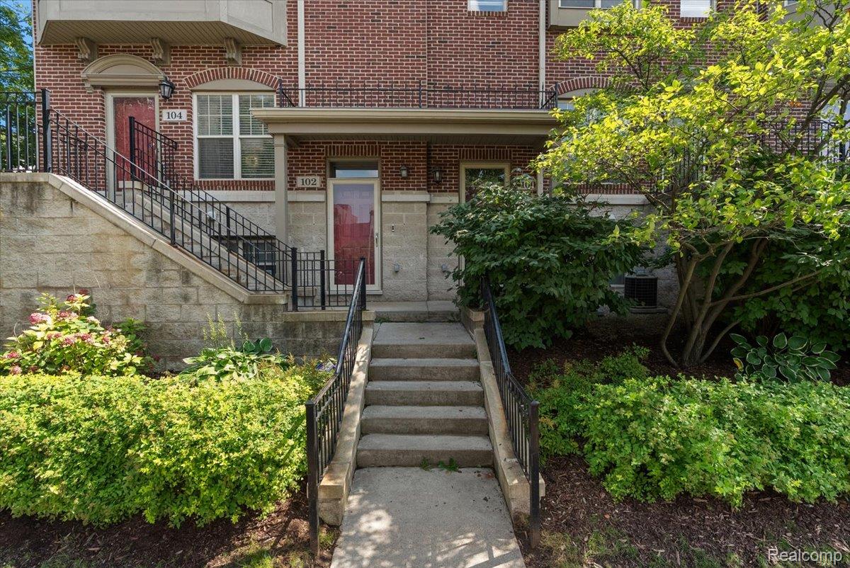 100 Adelaide Street Detroit, MI 48201 - Photo 1 of 36 02-100 Adelaide-2.jpg
