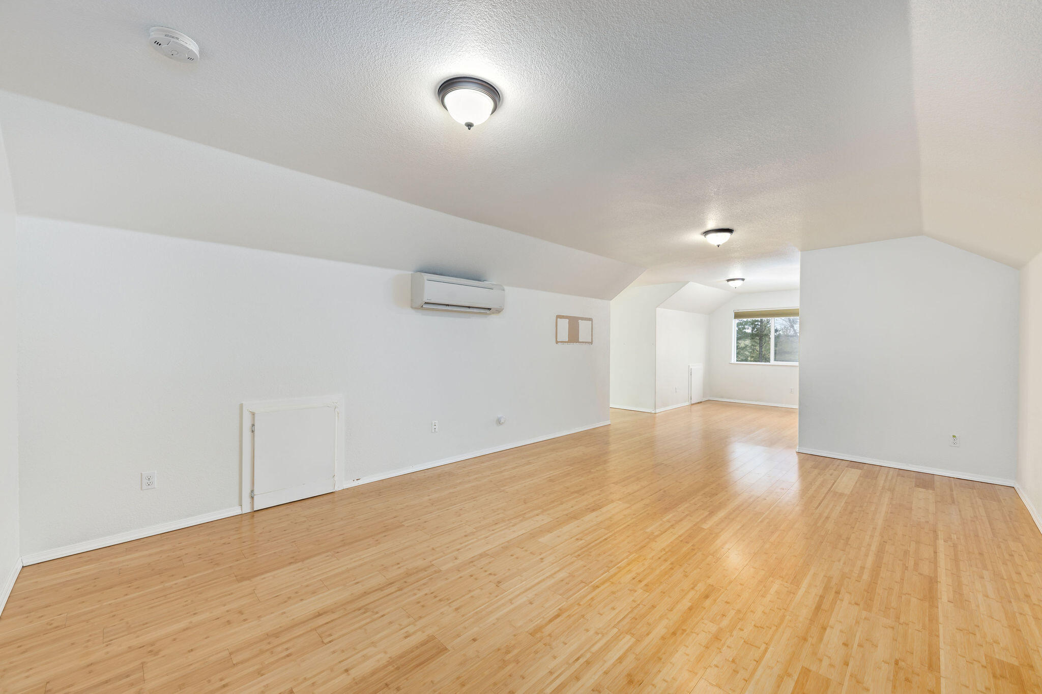 10523 Lower River Road Grants Pass, OR 97526 - Photo 28 of 58 Bonus space upstairs.