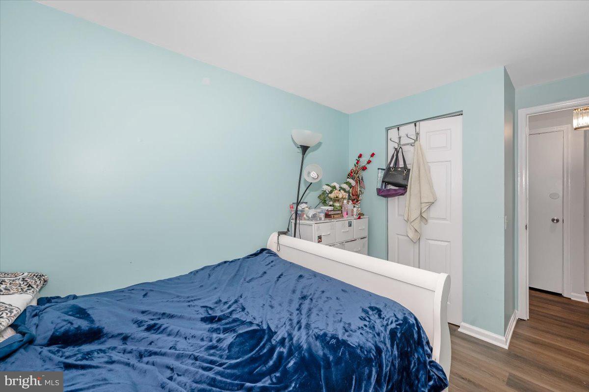 1864 Murdock Court Frederick, MD 21702 - Photo 19 of 39 a bedroom with a bed and a dresser