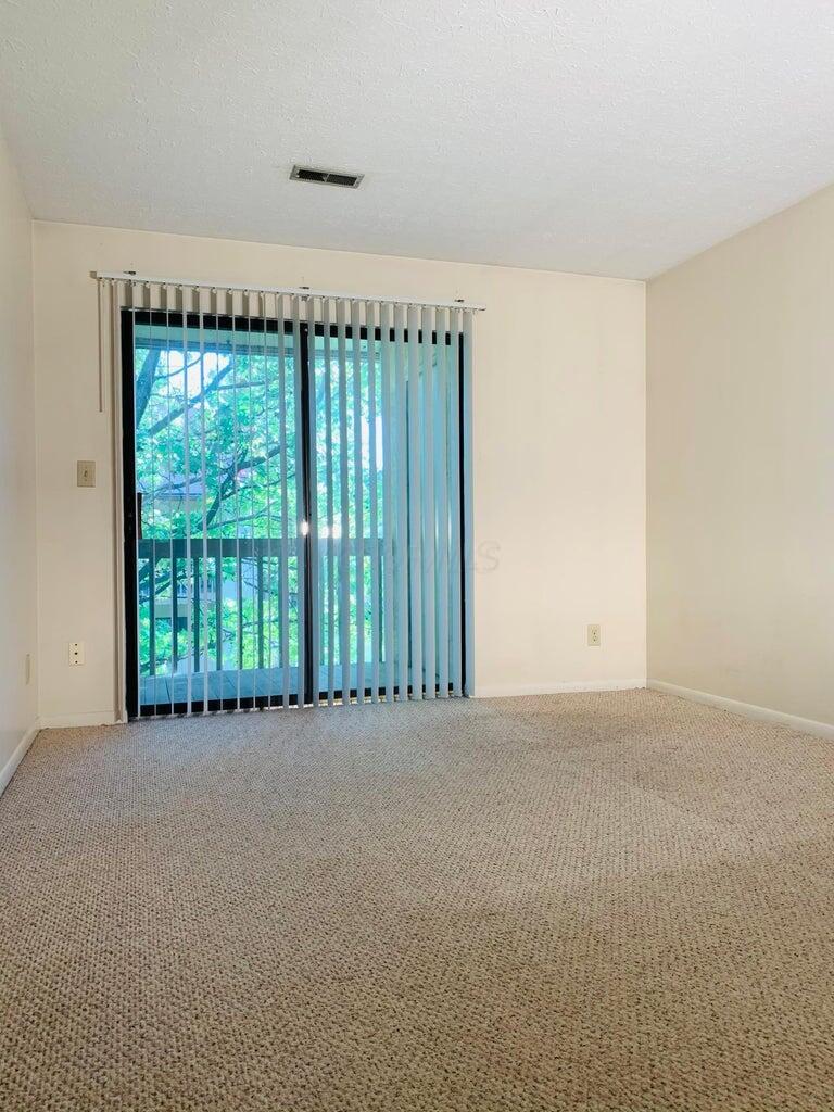 2188 Hedgerow Road, Unit 2188G Columbus, OH 43220 - Photo 14 of 26 Second bedroom 2