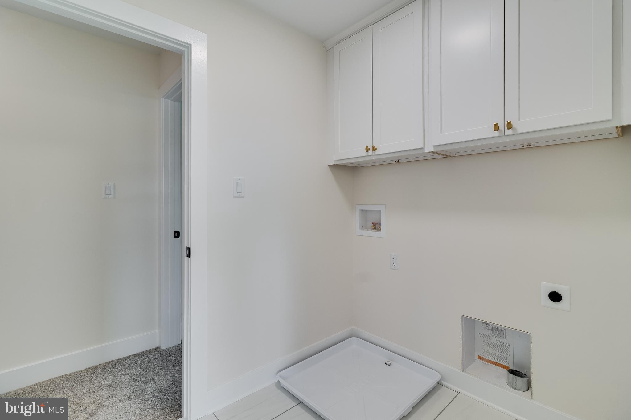 4321 Young Road Waldorf, MD 20601 - Photo 31 of 48 Upper level laundry