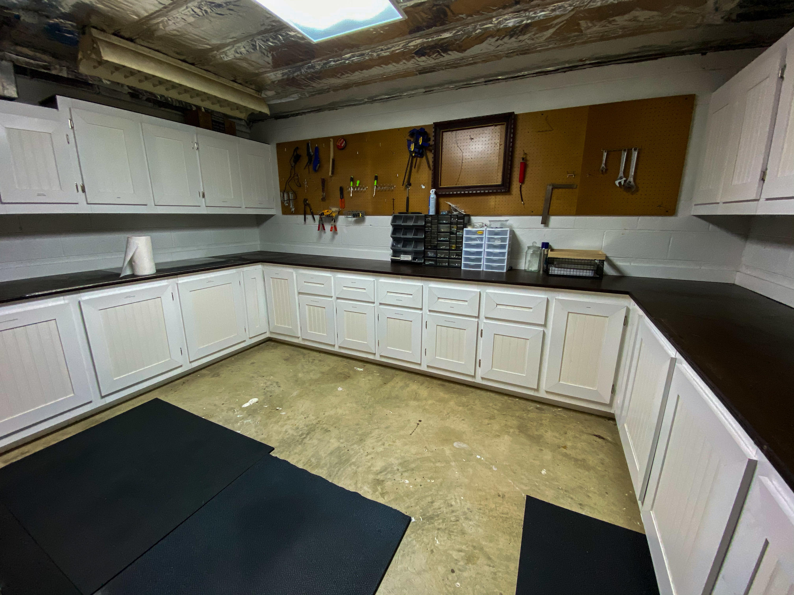 2208 Charsley Road Kingsport, TN 37660 - Photo 24 of 41 Custom built cabinets