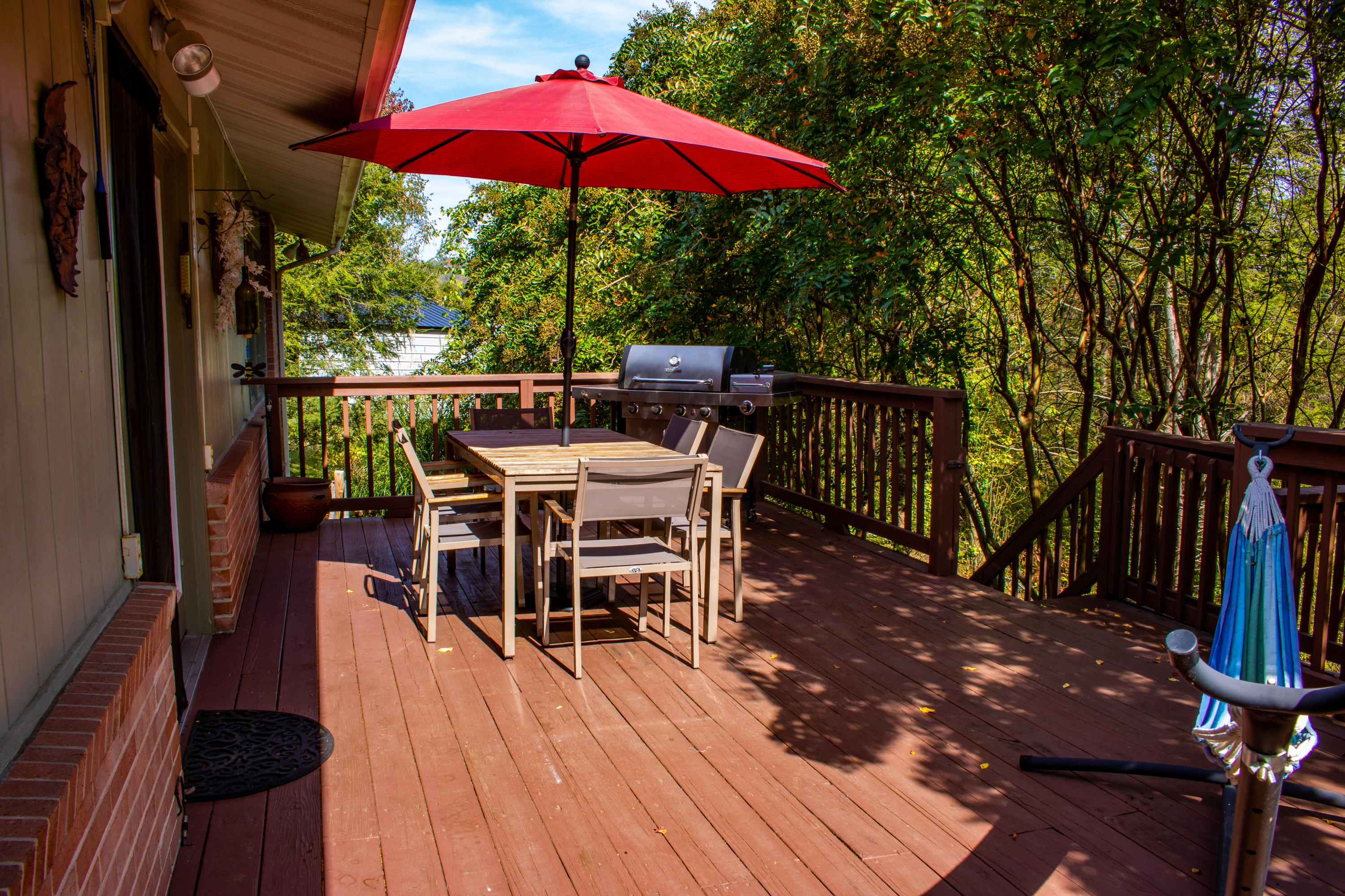 2208 Charsley Road Kingsport, TN 37660 - Photo 36 of 41 Back deck off of kitchen