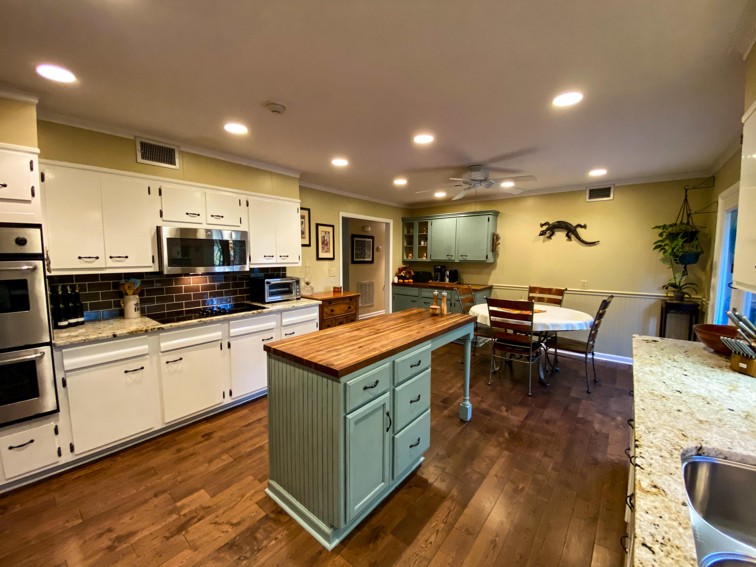 2208 Charsley Road Kingsport, TN 37660 - Photo 10 of 41 Butcher block island