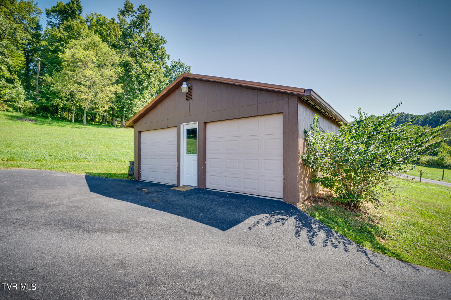 290 Barr Road Blountville, TN 37617 - Photo 38 of 44 035