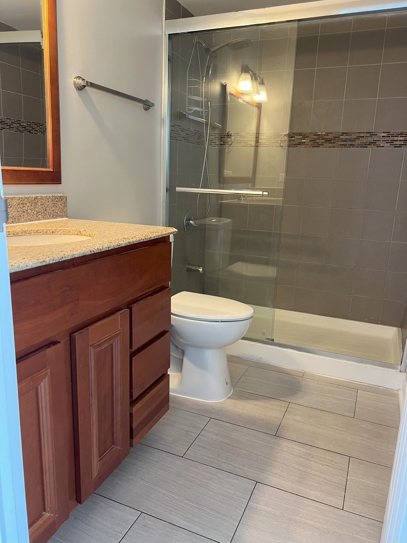 20 North Tower Road, Unit 9D Oak Brook, IL 60523 - Photo 13 of 15 Gallery Image 13