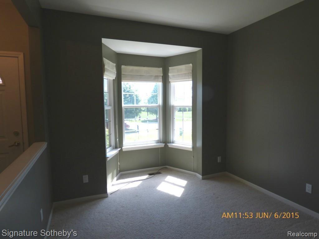 484 Otter Run Road Holly, MI 48442 - Photo 5 of 21 P1000235.jpg