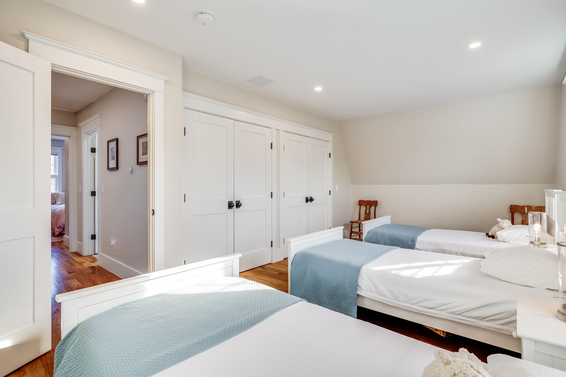 20 Cockle Cove Road South Chatham, MA 02659 - Photo 32 of 42 a bedroom with two beds and painted walls