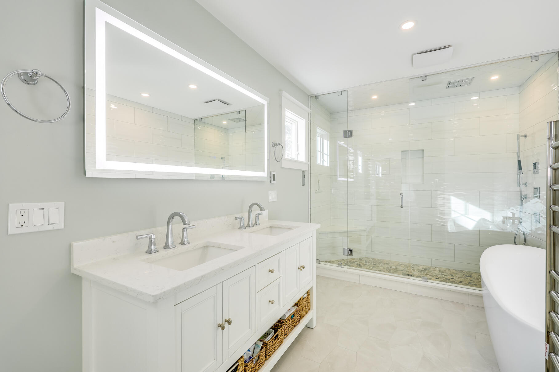 20 Cockle Cove Road South Chatham, MA 02659 - Photo 10 of 42 a bathroom with a double vanity sink mirror double and bathtub