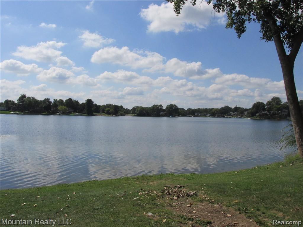 3334 Mann Road Clarkston, MI 48346 - Photo 23 of 23 IMG_3745.JPG