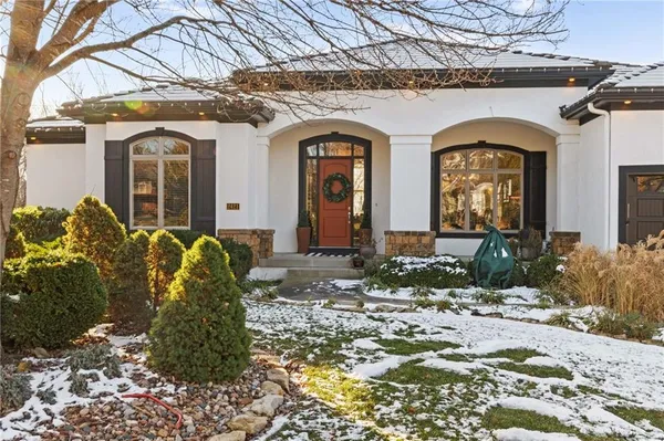 $999,000 | 2421 Northeast Lake Breeze Drive, Lee's Summit, MO 64086